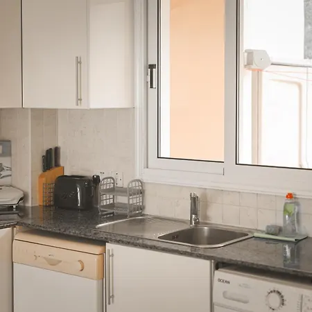 Nissi Cove 2 Bedroom アパート
