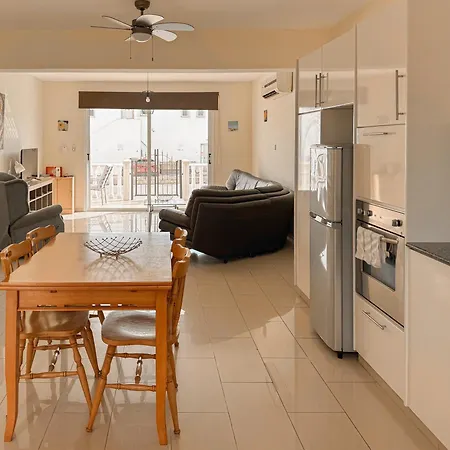 アパート Nissi Cove 2 Bedroom